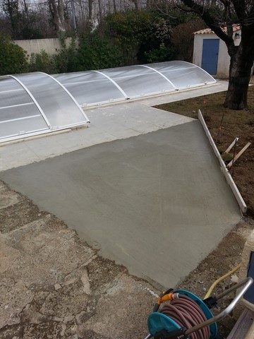 aggrandissement plage de piscine pour moquette de pierre