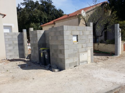 mur de cloture et local