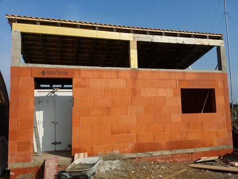 elevation en brique avec couverture